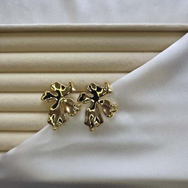 Dalgalı Yaprak Küpe