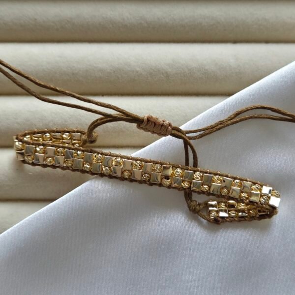 Dorica Gold Bileklik - Kahverengi İpli