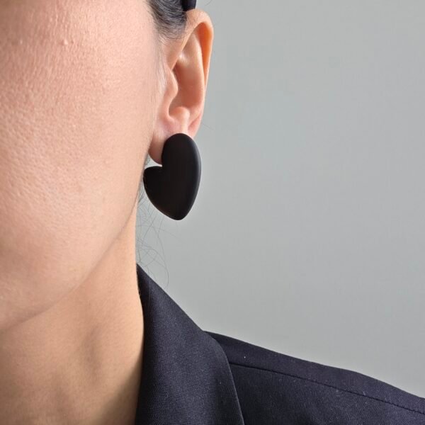 kadife-siyah-kalp-kupe-2 Kadife Siyah Kalp Küpe