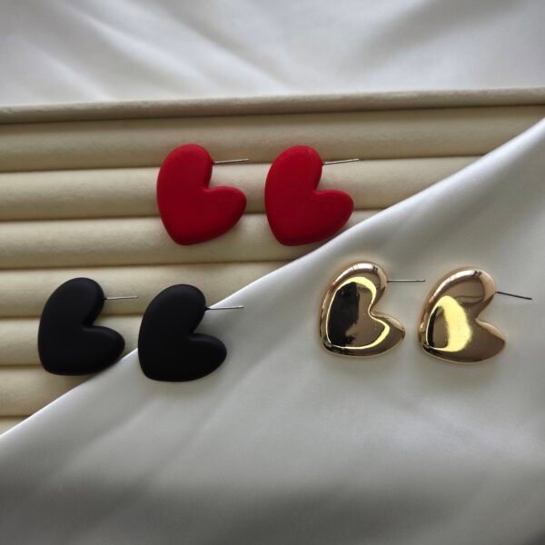 kadife-siyah-kalp-kupe-3 Kadife Siyah Kalp Küpe