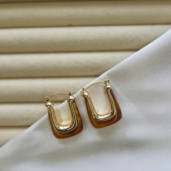 kehribar-tasli-kare-kupe-2 Kehribar Taşlı Kare Küpe - Paslanmaz Çelik