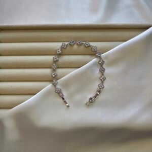 zirkon-tasli-cicekli-bileklik-14-ayar-beyaz-altin-kaplama-1 Zirkon Taşlı Çiçekli Bileklik - 14 Ayar Beyaz Altın Kaplama