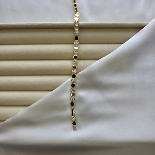 zirkon-tasli-petek-bileklik-14-ayar-altin-kaplama-2 Zirkon Taşlı Petek Bileklik - 14 Ayar Altın Kaplama