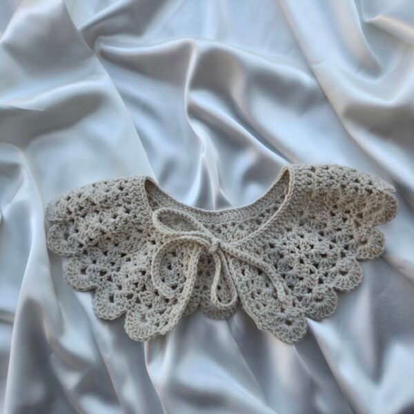 Vanilya Dantel Yakalık